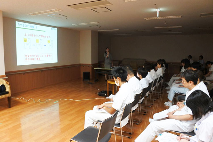 写真_医療関連感染対策予防委員会全体研修